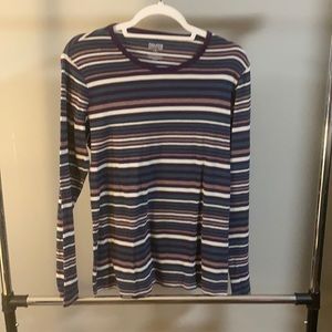 Duluth women’s long sleeve shirt-Medium